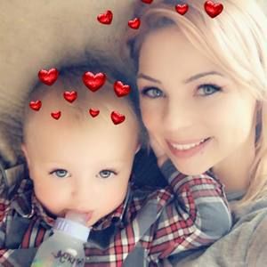 Meet your Posher, Caitlin